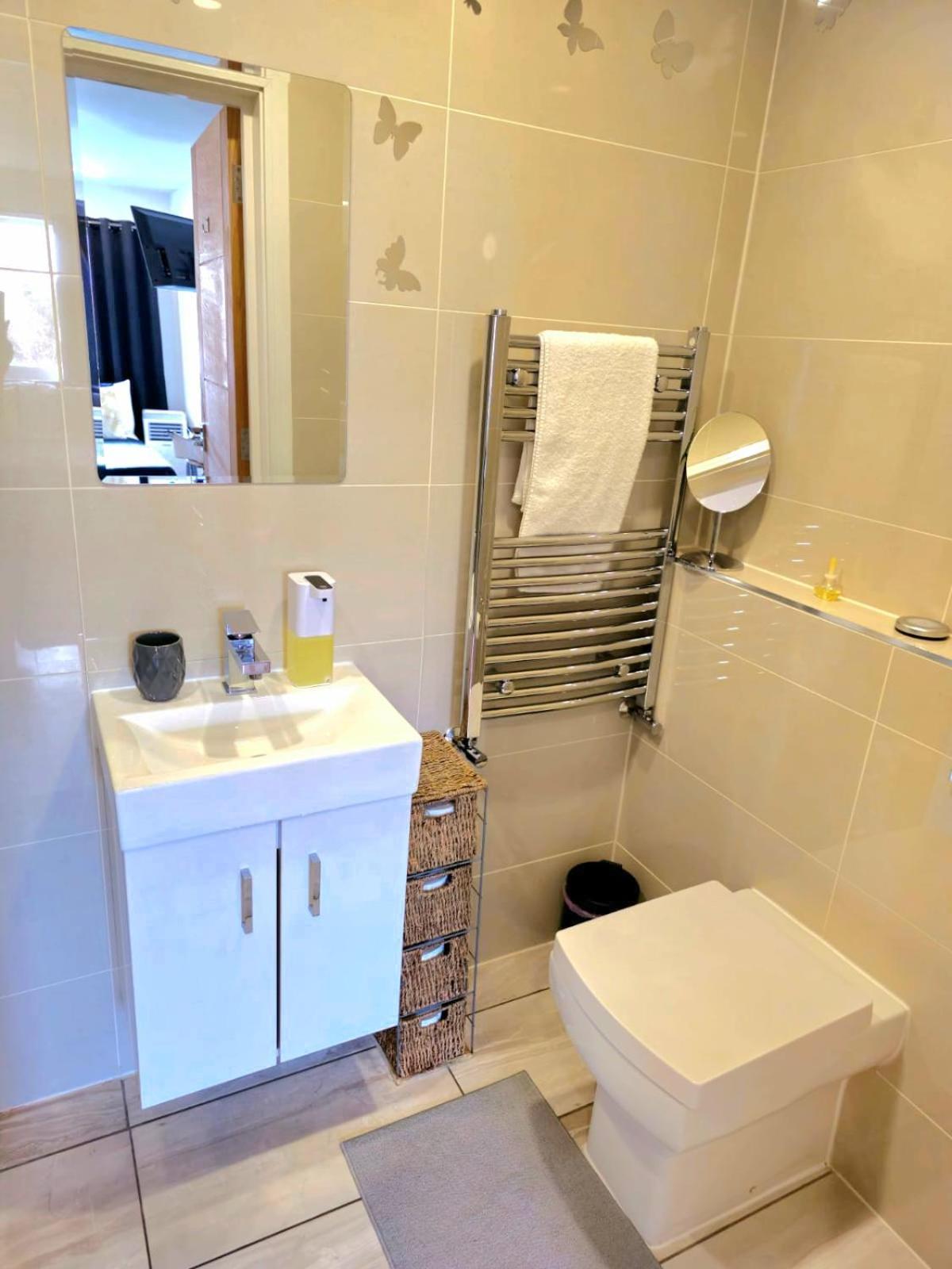 Penelope Ensuite Double Room Лондон Екстериор снимка