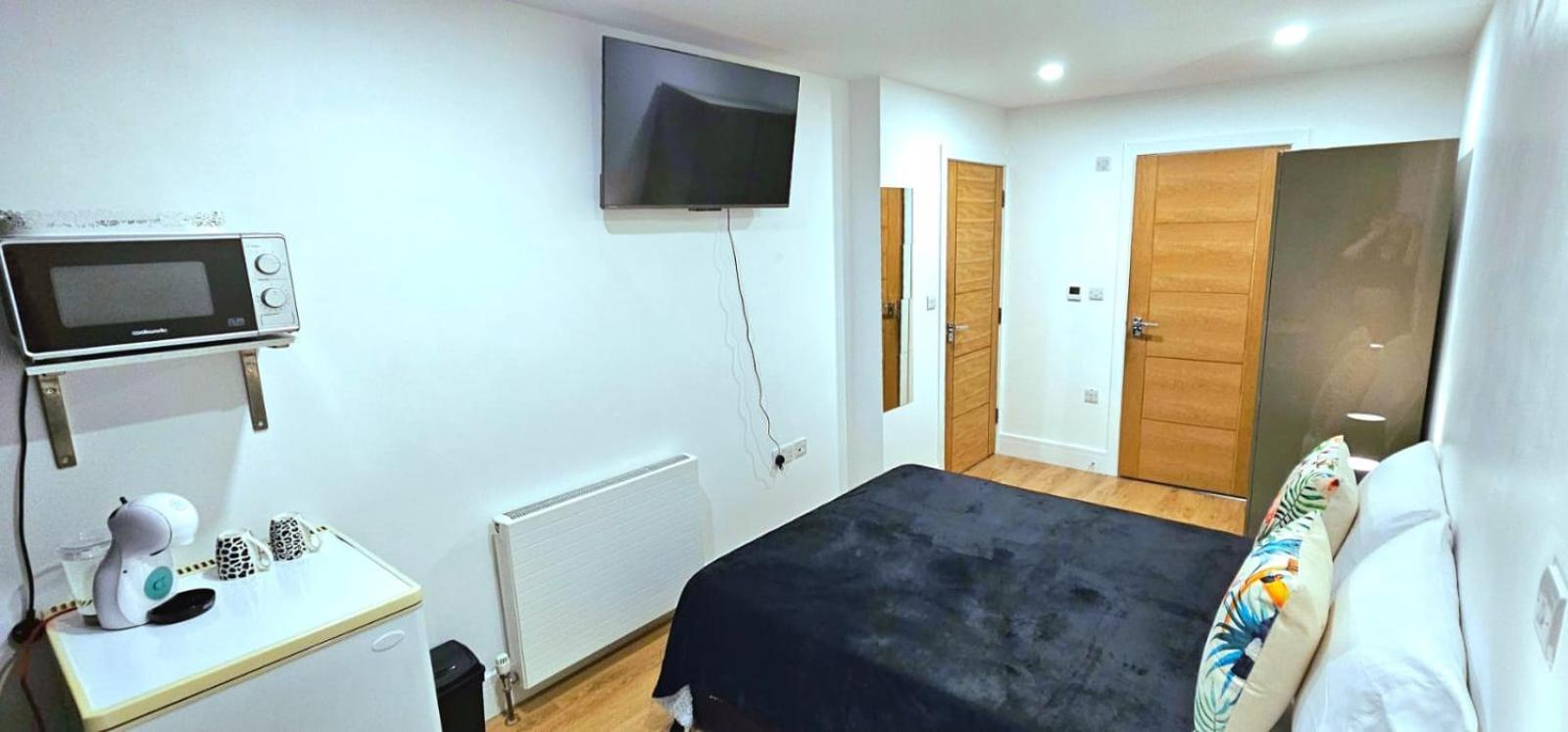 Penelope Ensuite Double Room Лондон Екстериор снимка