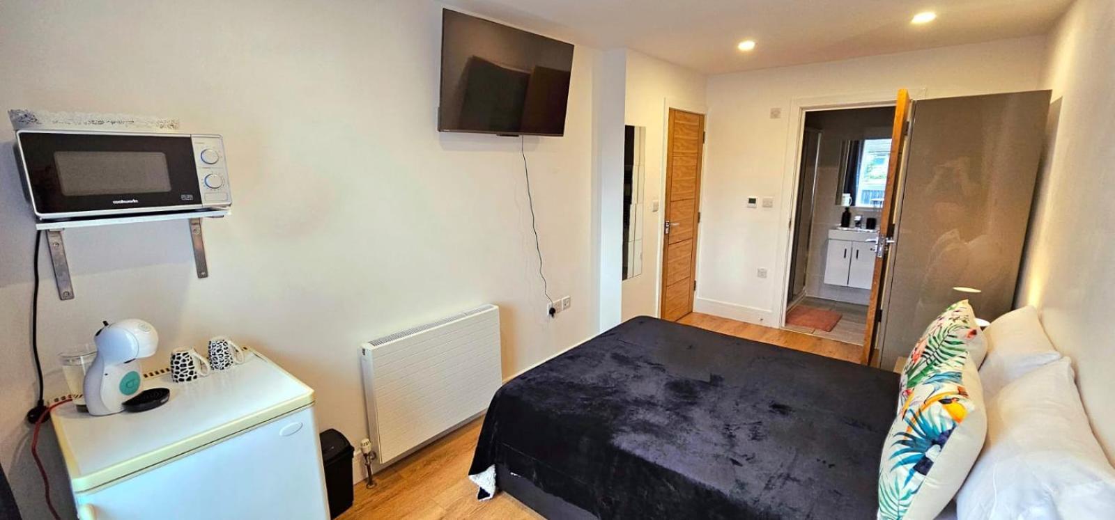 Penelope Ensuite Double Room Лондон Екстериор снимка